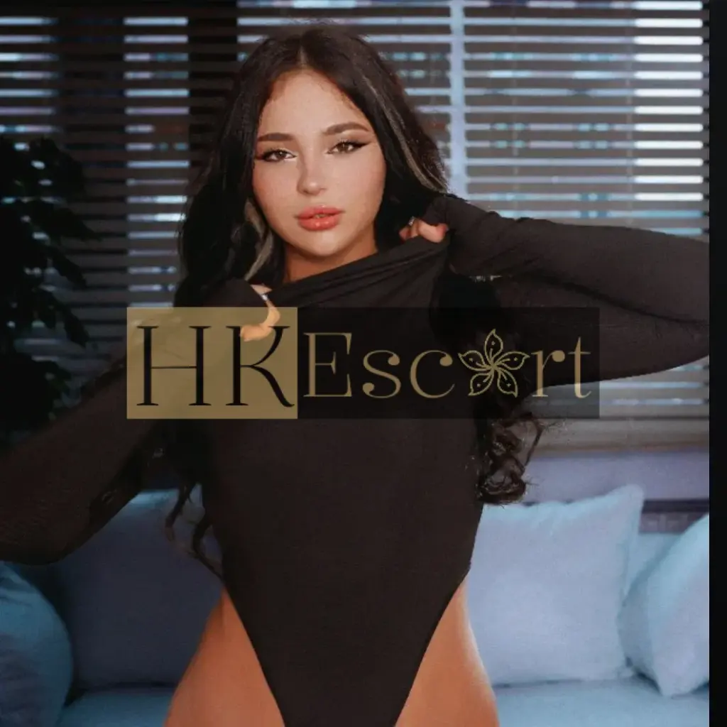Adriana - Escort Hong Kong, bust 1, height 175 cm, weight 65 kg