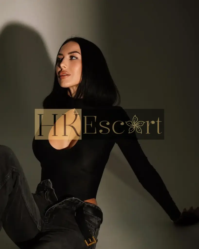 Juliette - Escort Hong Kong, bust 4, height 172 cm, weight 61 kg