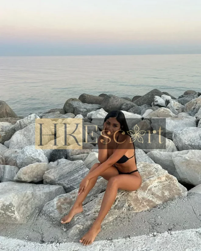 Catalina, 24 years old, weight 49 kg, height 168 cm