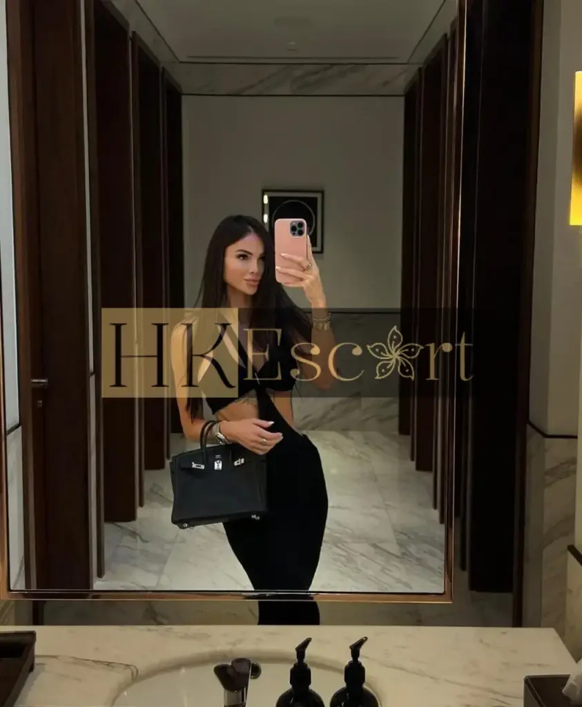 Eleanor - Escort Hong Kong, bust 3, height 172 cm, weight 58 kg