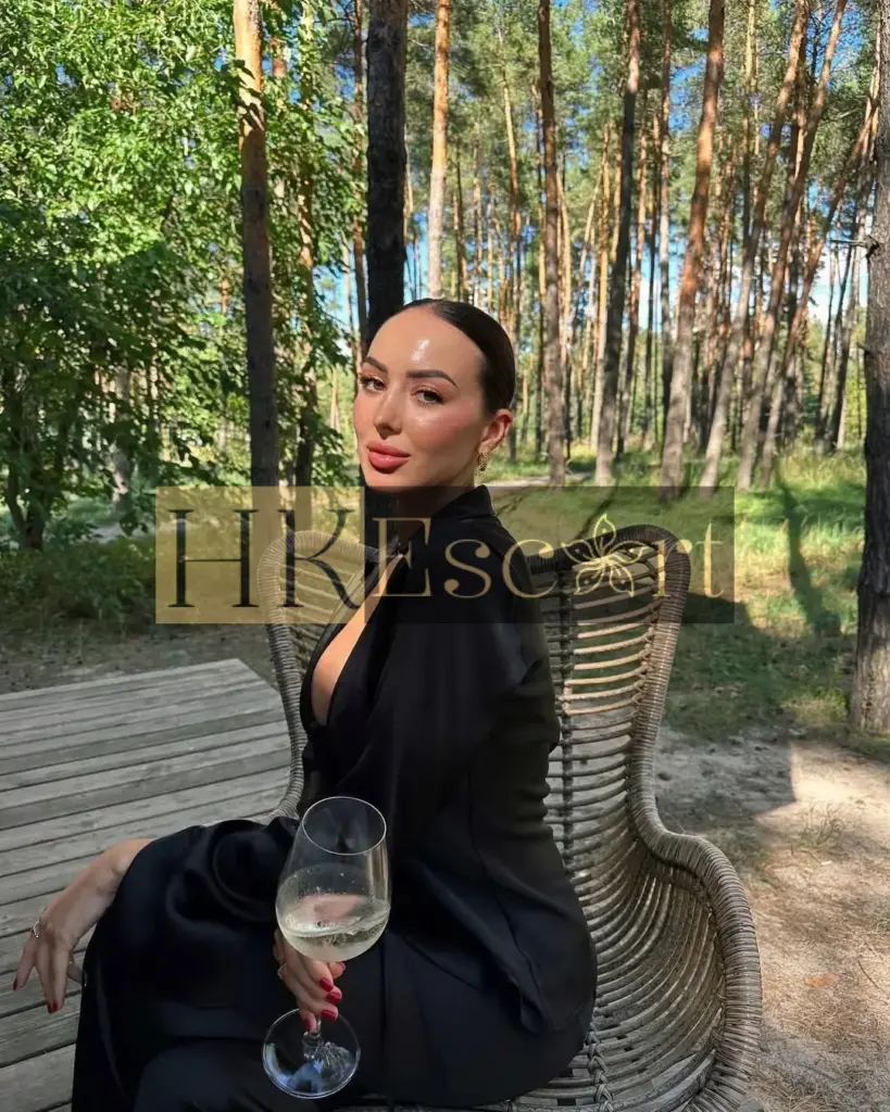 Juliette - Escort Hong Kong, bust 4, height 172 cm, weight 61 kg