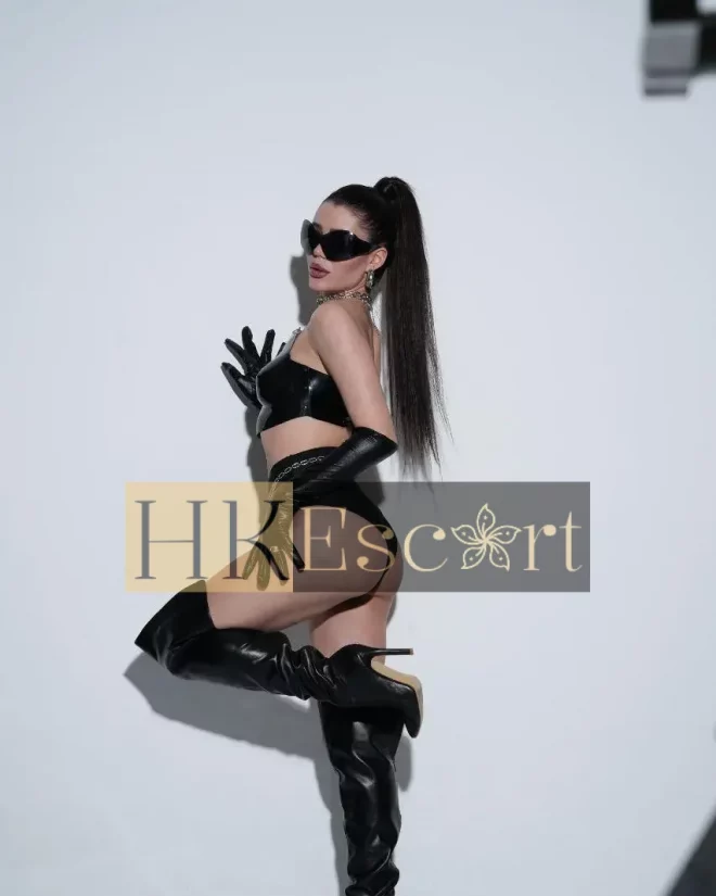 Amina, 19 years old, weight 56 kg, height 177 cm