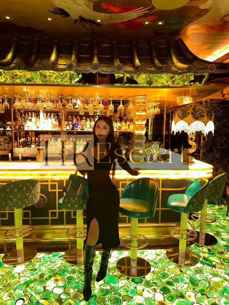 Violet - Escort Hong Kong, bust 2, height 175 cm, weight 56 kg