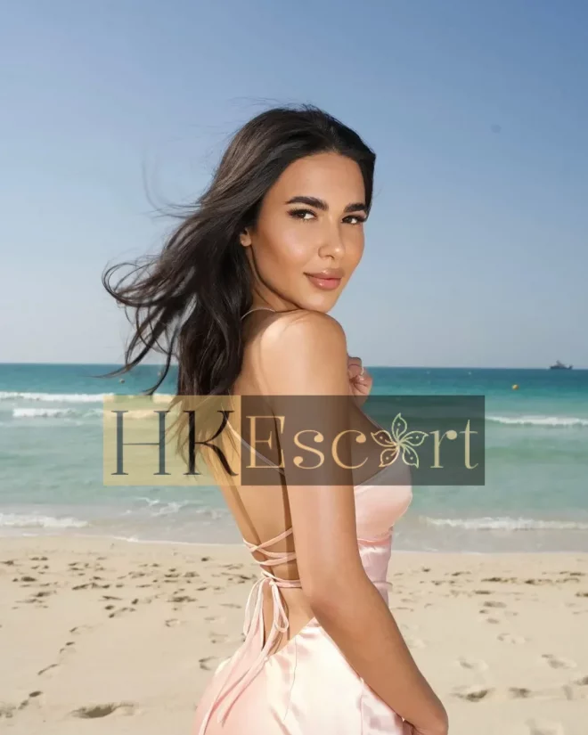 Leila, 30 years old, weight 53 kg, height 167 cm