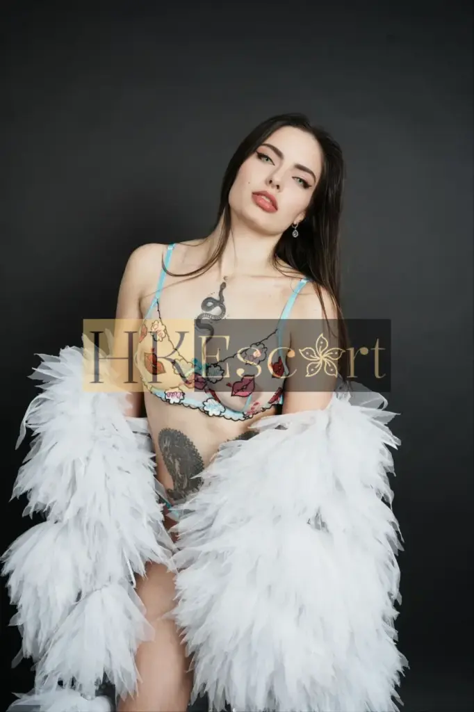 Amber - Escort Hong Kong, bust 3, height 163 cm, weight 64 kg