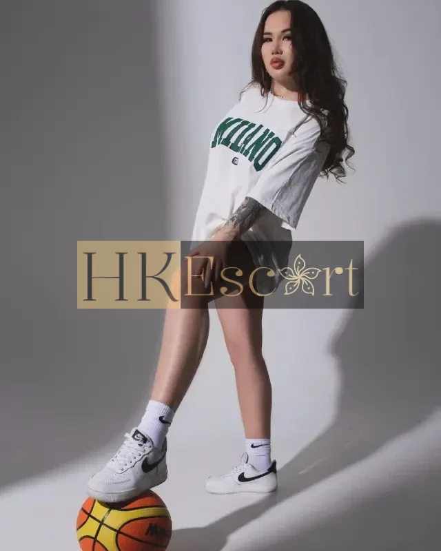 Holli - Escort Hong Kong, bust 3, height 170 cm, weight 57 kg