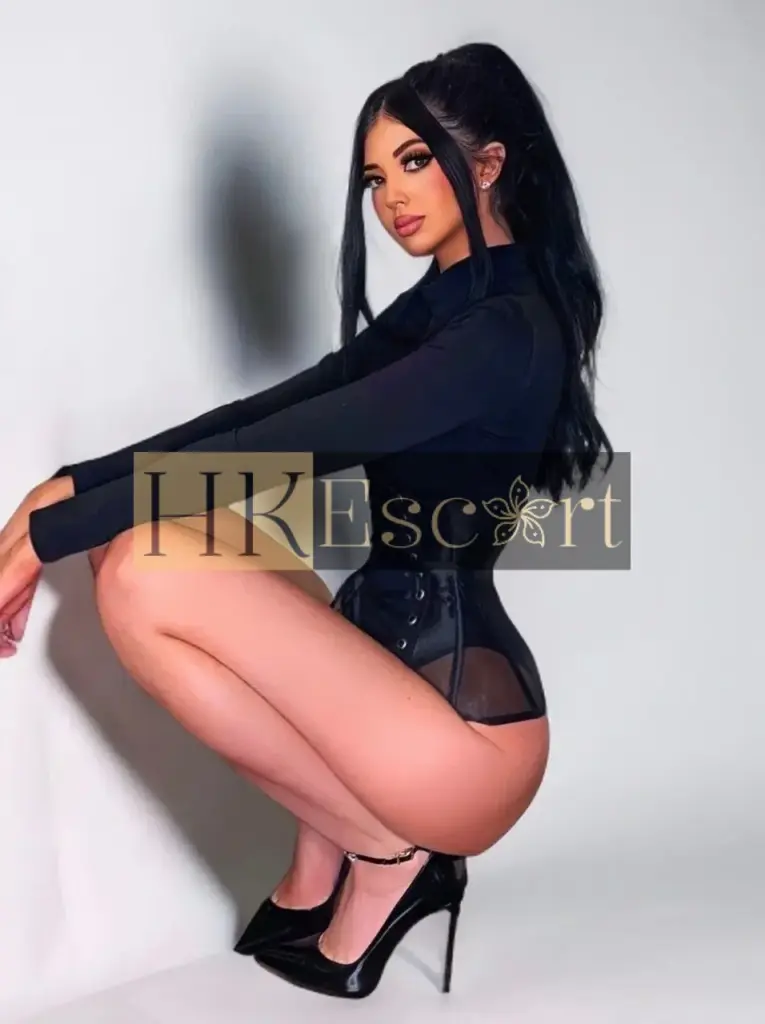 Autumn - Escort Hong Kong, bust 1, height 180 cm, weight 62 kg