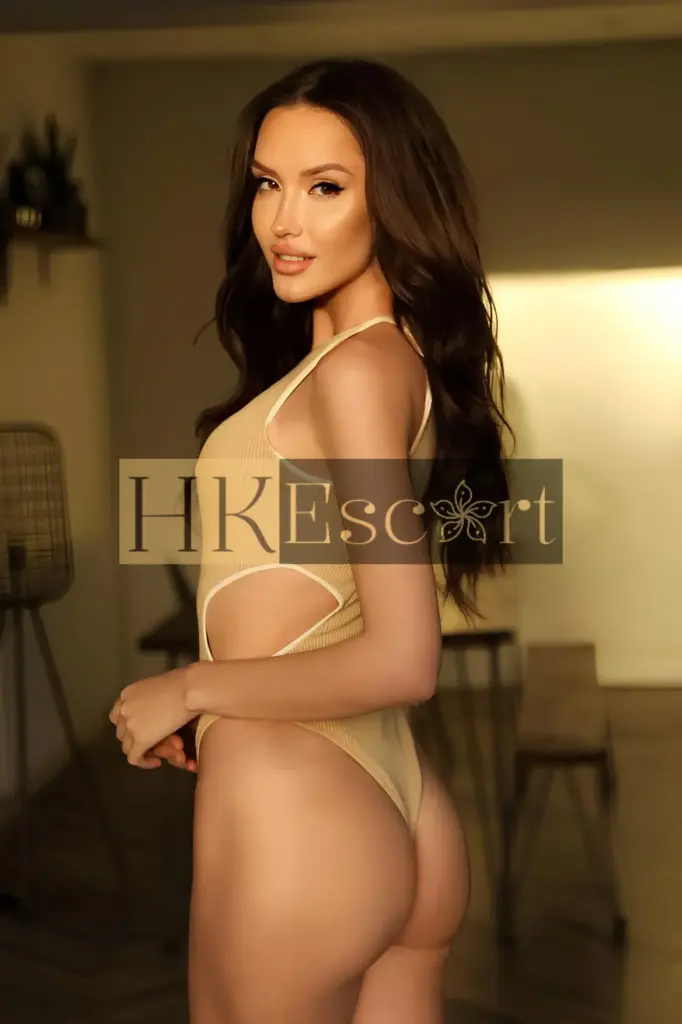 Coralie - Escort Hong Kong, bust 3, height 176 cm, weight 58 kg