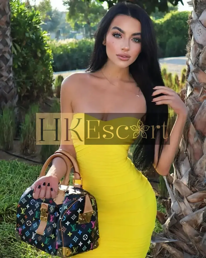Estelle - Escort Hong Kong, bust 2, height 170 cm, weight 57 kg