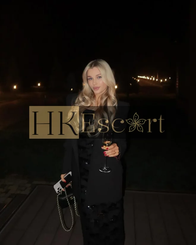 Madeleine, 22 years old, weight 59 kg, height 172 cm