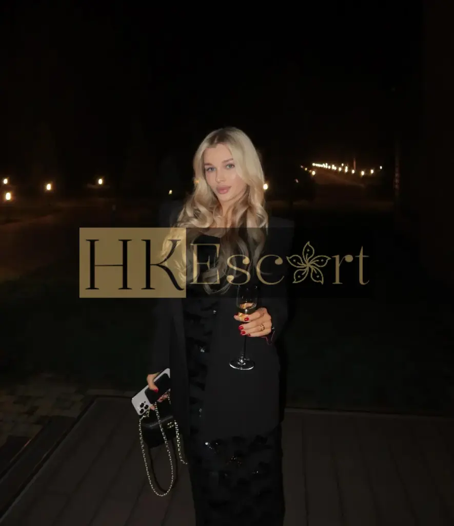 Madeleine - Escort Hong Kong, bust 3, height 172 cm, weight 59 kg