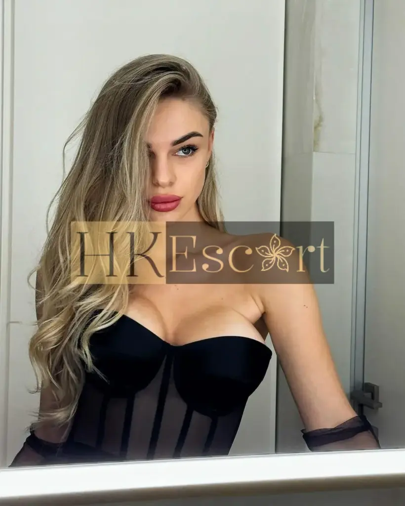 Phoenix - Escort Hong Kong, bust 3, height 173 cm, weight 54 kg