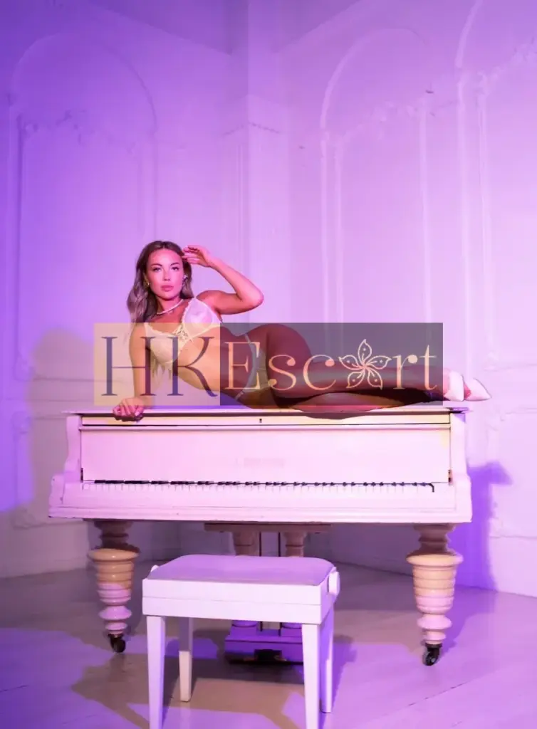 Alexsa - Escort Hong Kong, bust 2, height 169 cm, weight 51 kg