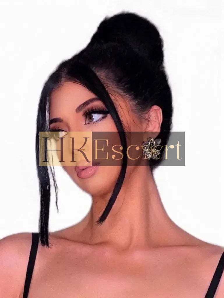 Autumn - Escort Hong Kong, bust 1, height 180 cm, weight 62 kg