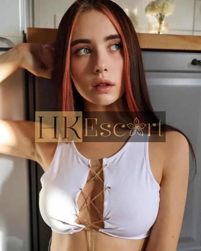 Kendall, 18 years old, weight 55 kg, height 168 cm
