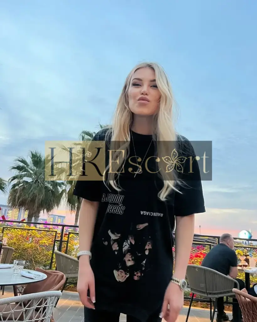 Camilla - Escort Hong Kong, bust 2, height 167 cm, weight 56 kg