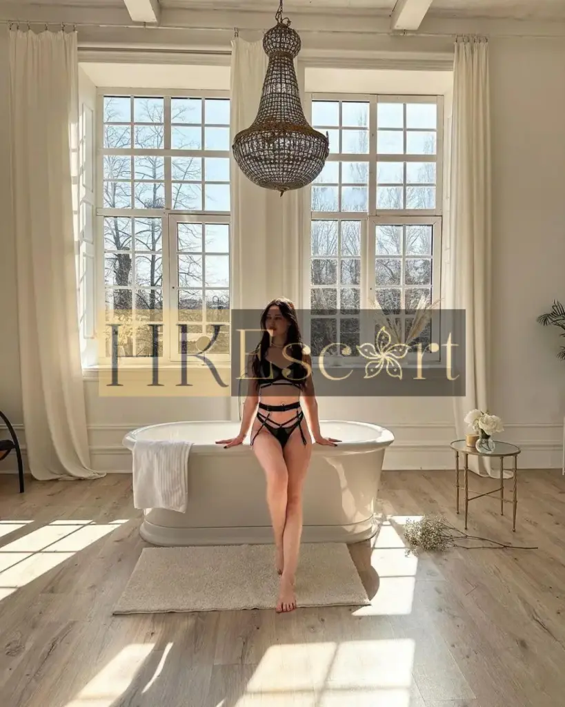 Nadia - Escort Hong Kong, bust 2, height 177 cm, weight 57 kg