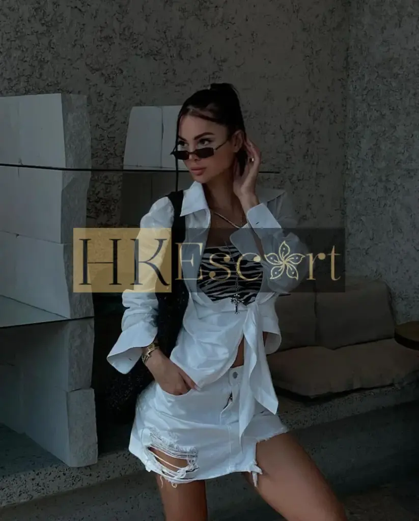 Eleanor - Escort Hong Kong, bust 3, height 172 cm, weight 58 kg