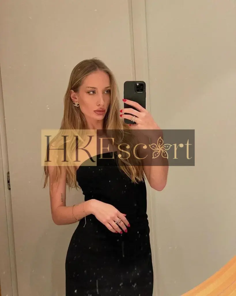 April - Escort Hong Kong, bust 1, height 175 cm, weight 59 kg