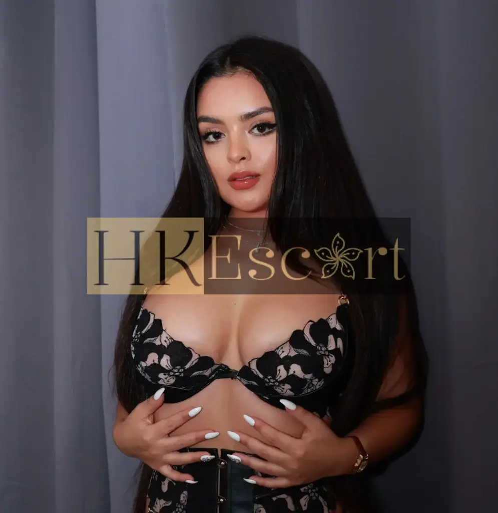 Sarah - Escort Hong Kong, bust 2, height 167 cm, weight 55 kg