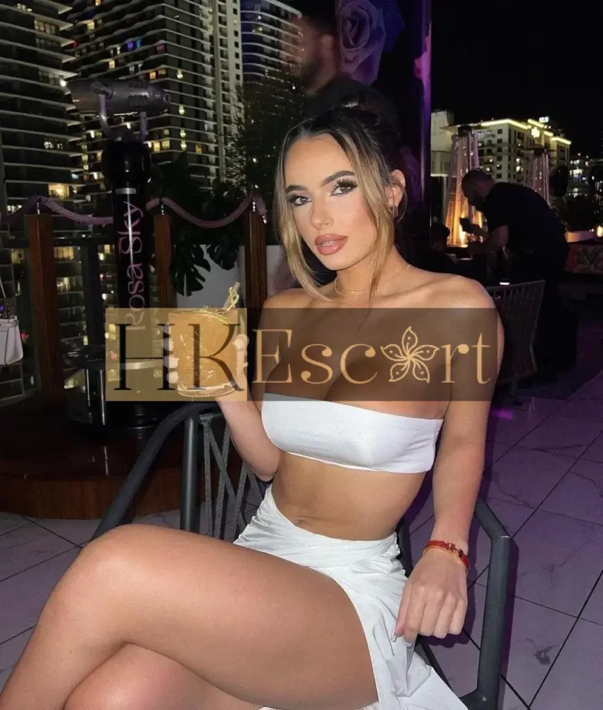 Irene - Escort Hong Kong, bust 3, height 175 cm, weight 61 kg