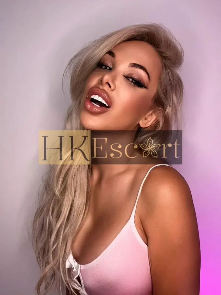 Viviana - Escort Hong Kong, bust 3, height 175 cm, weight 58 kg