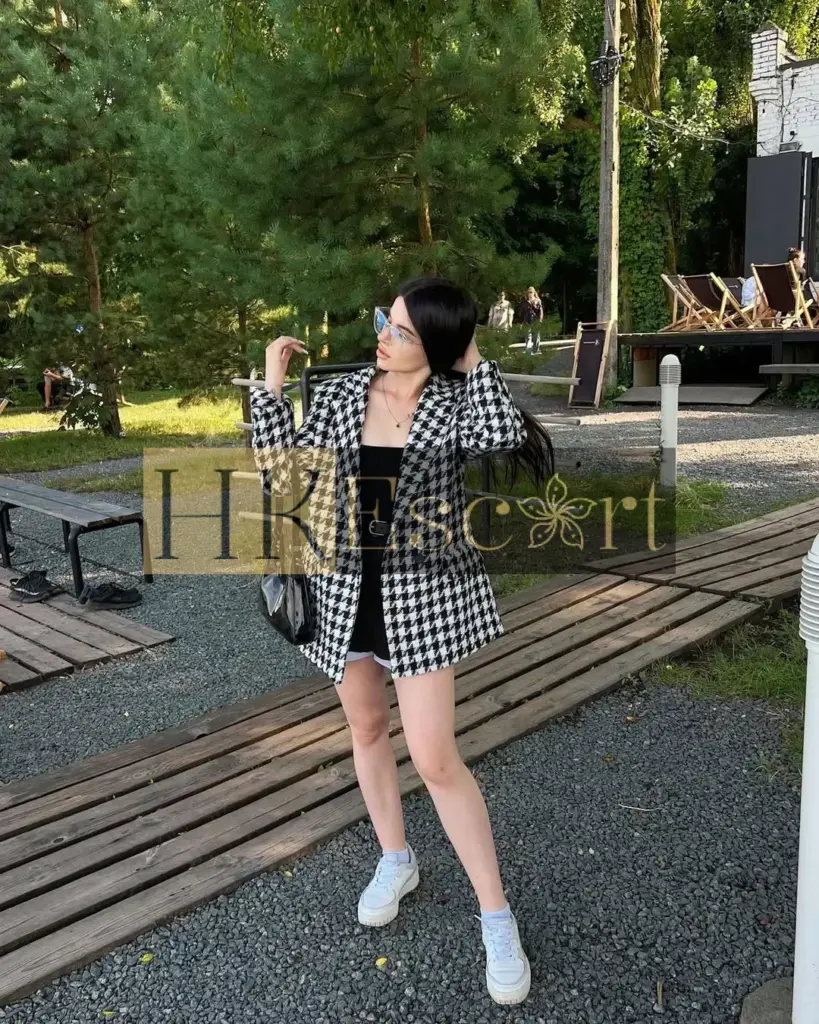Ivy - Escort Hong Kong, bust 1, height 175 cm, weight 61 kg