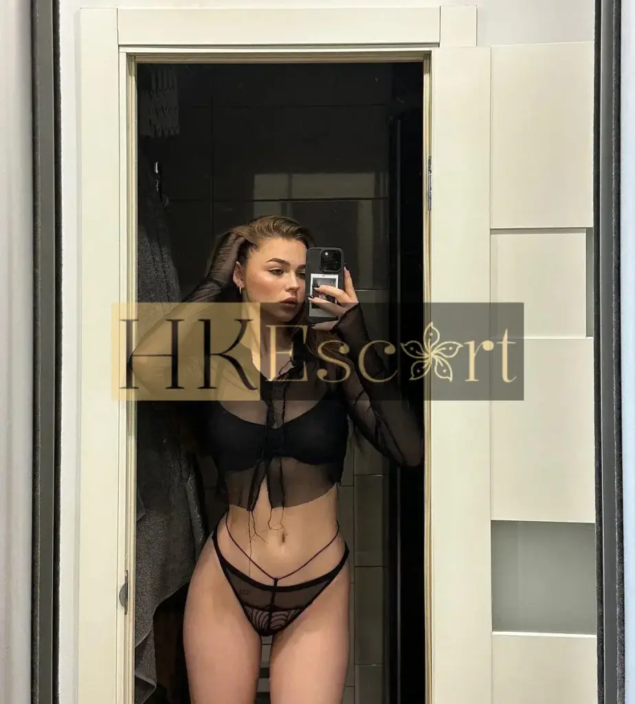 Romy - Escort Hong Kong, bust 3, height 171 cm, weight 56 kg