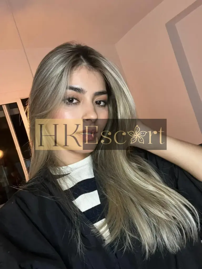 Sophia - Escort Hong Kong, bust 2, height 160 cm, weight 50 kg