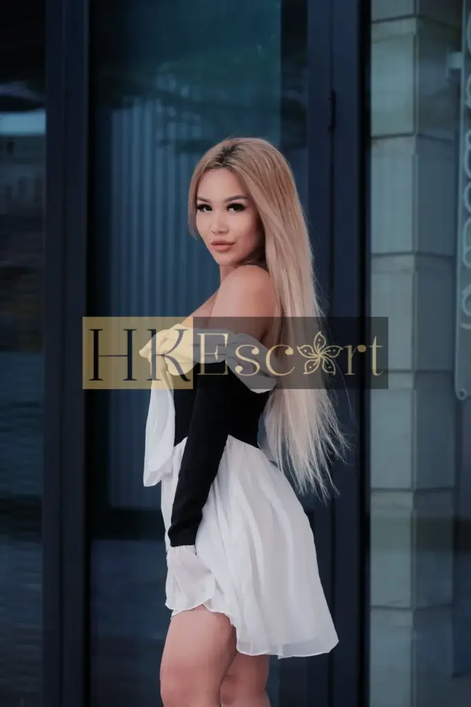 Lalisa - Escort Hong Kong, bust 2, height 167 cm, weight 52 kg