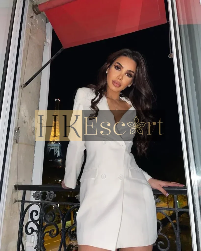 Louisa - Escort Hong Kong, bust 2, height 175 cm, weight 57 kg