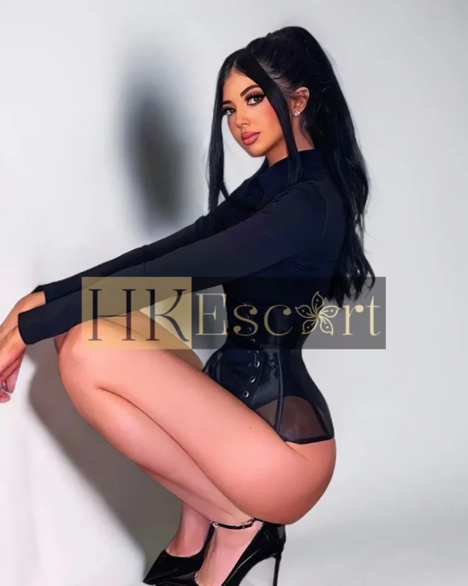 Autumn, 21 years old, weight 62 kg, height 180 cm