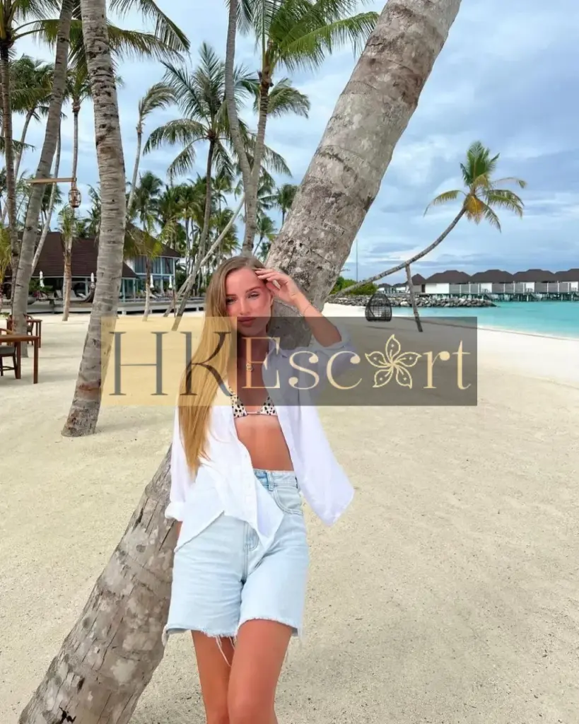 Iris - Escort Hong Kong, bust 1, height 174 cm, weight 57 kg