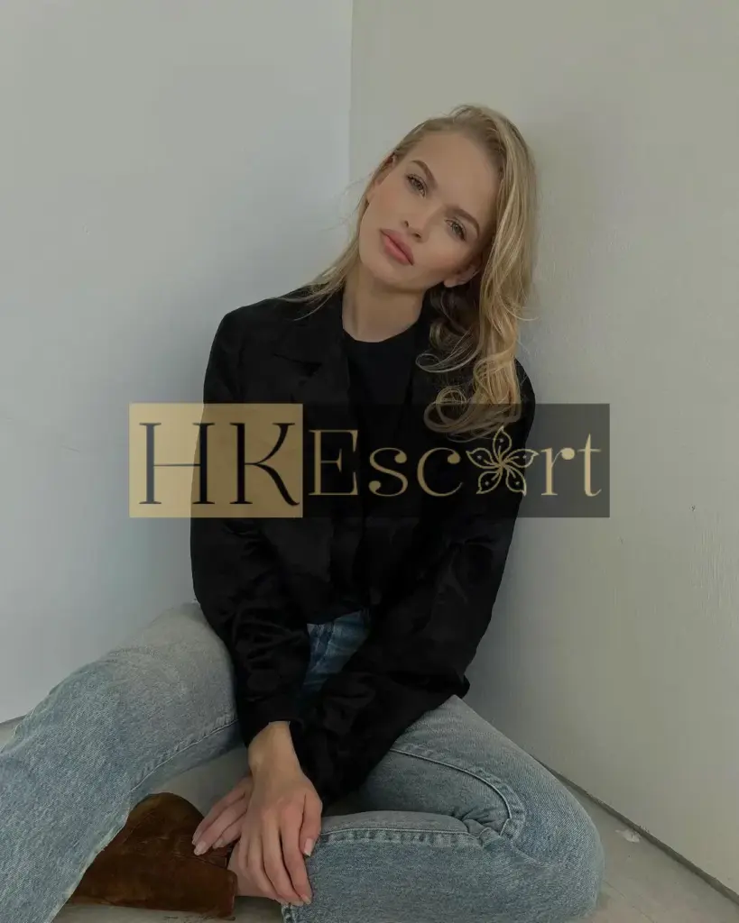Zinnia - Escort Hong Kong, bust 2, height 177 cm, weight 53 kg
