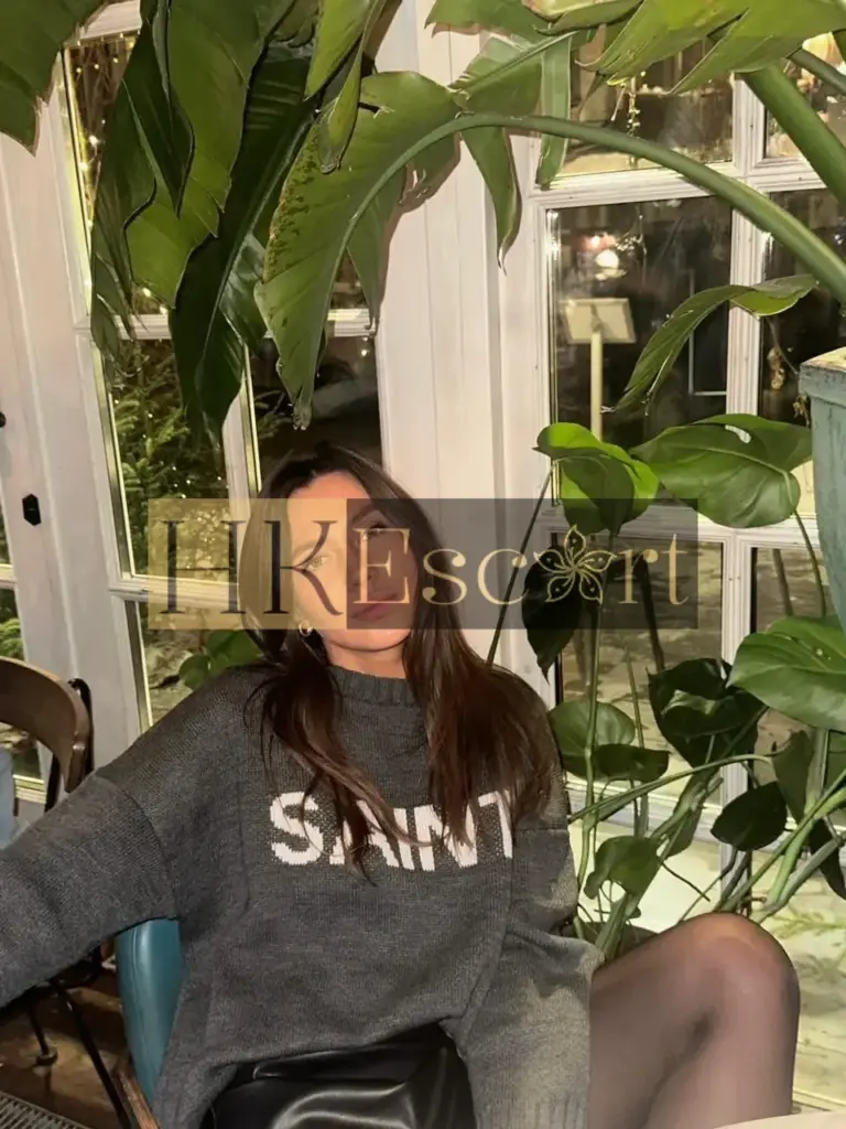 Kary - Escort Hong Kong, bust 2, height 167 cm, weight 51 kg