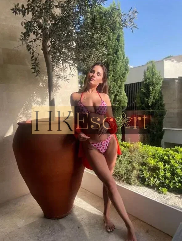 Willow - Escort Hong Kong, bust 2, height 175 cm, weight 57 kg