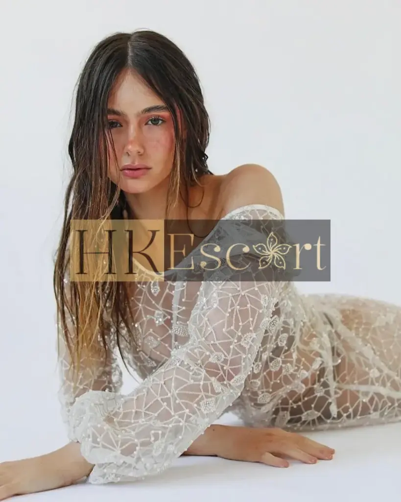 Holly - Escort Hong Kong, bust 3, height 173 cm, weight 57 kg