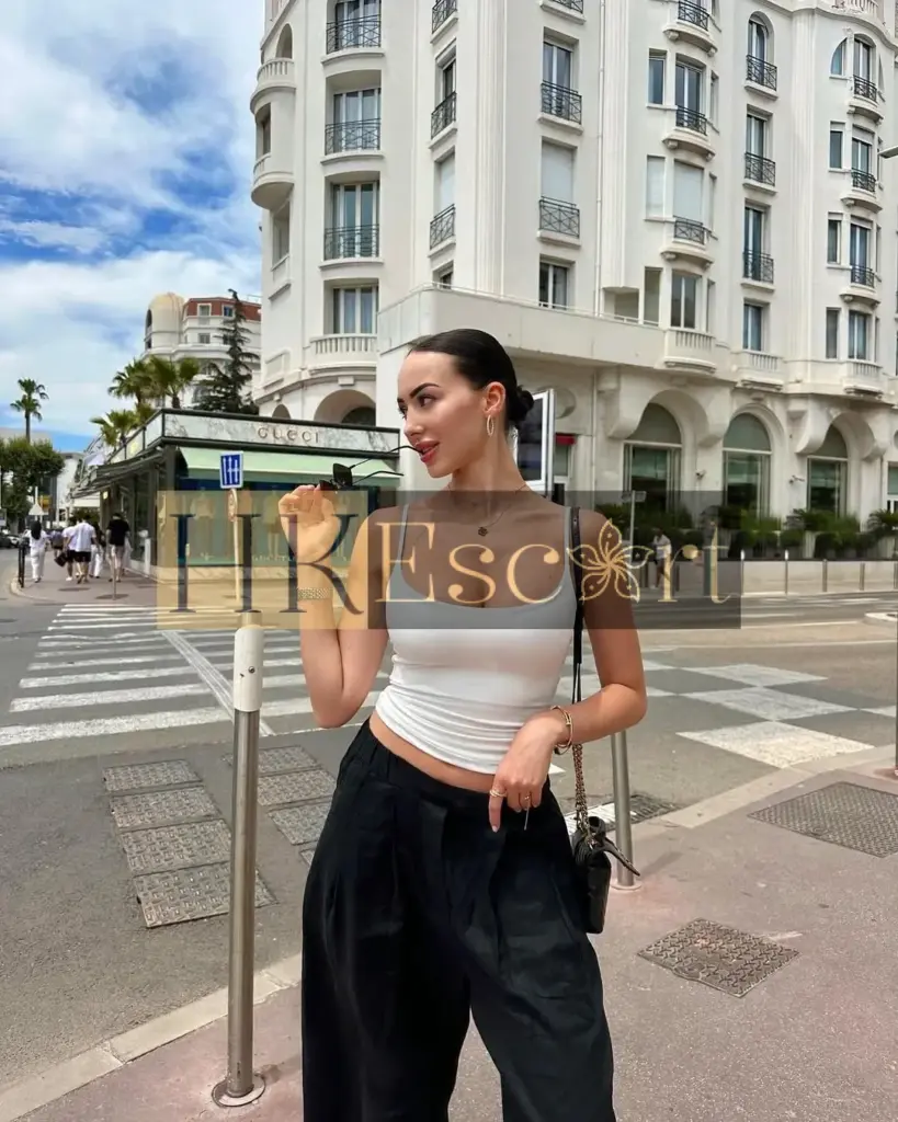 Juliette - Escort Hong Kong, bust 4, height 172 cm, weight 61 kg