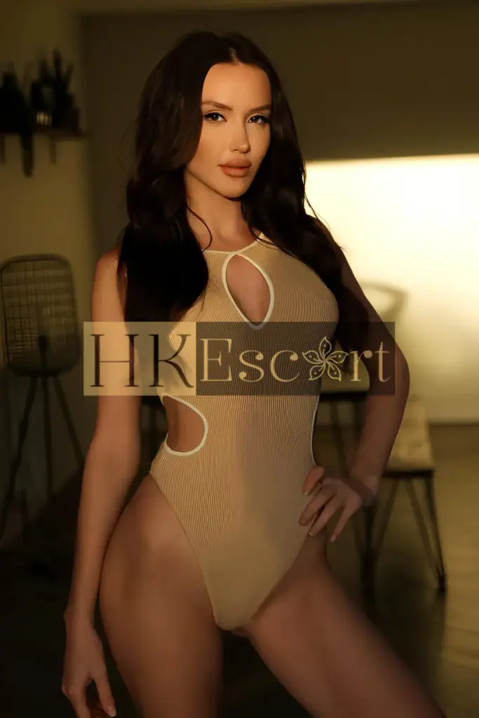 Coralie - Escort Hong Kong, bust 3, height 176 cm, weight 58 kg