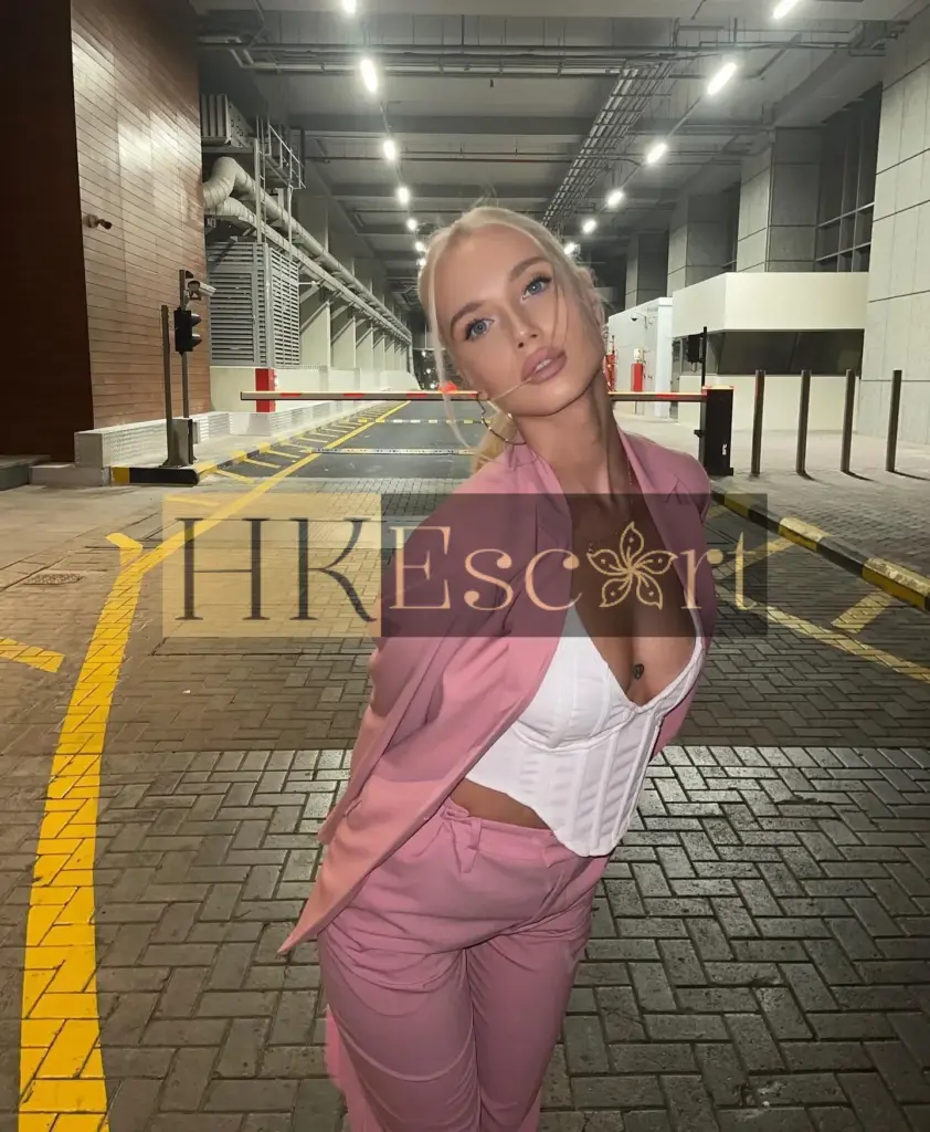 Zia - Escort Hong Kong, bust 2, height 175 cm, weight 56 kg