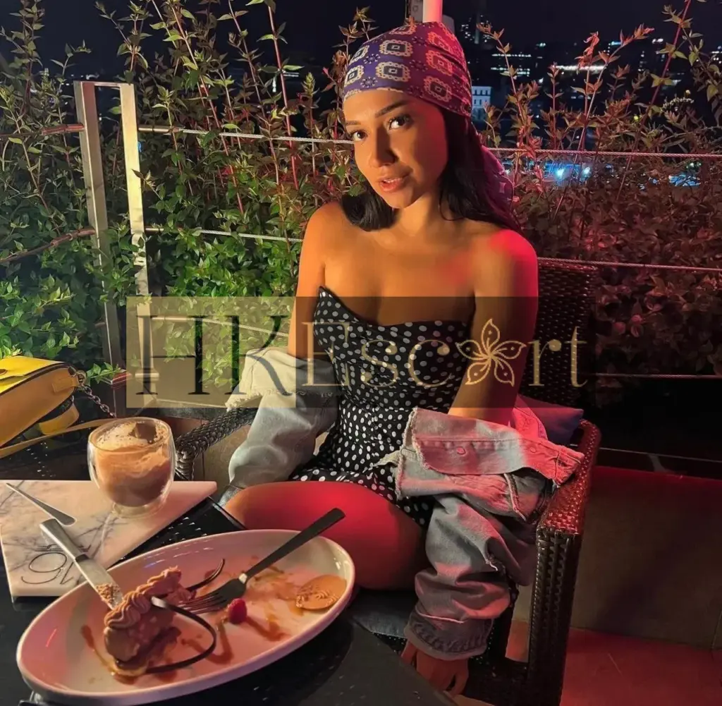 Alice - Escort Hong Kong, bust 2, height 170 cm, weight 53 kg