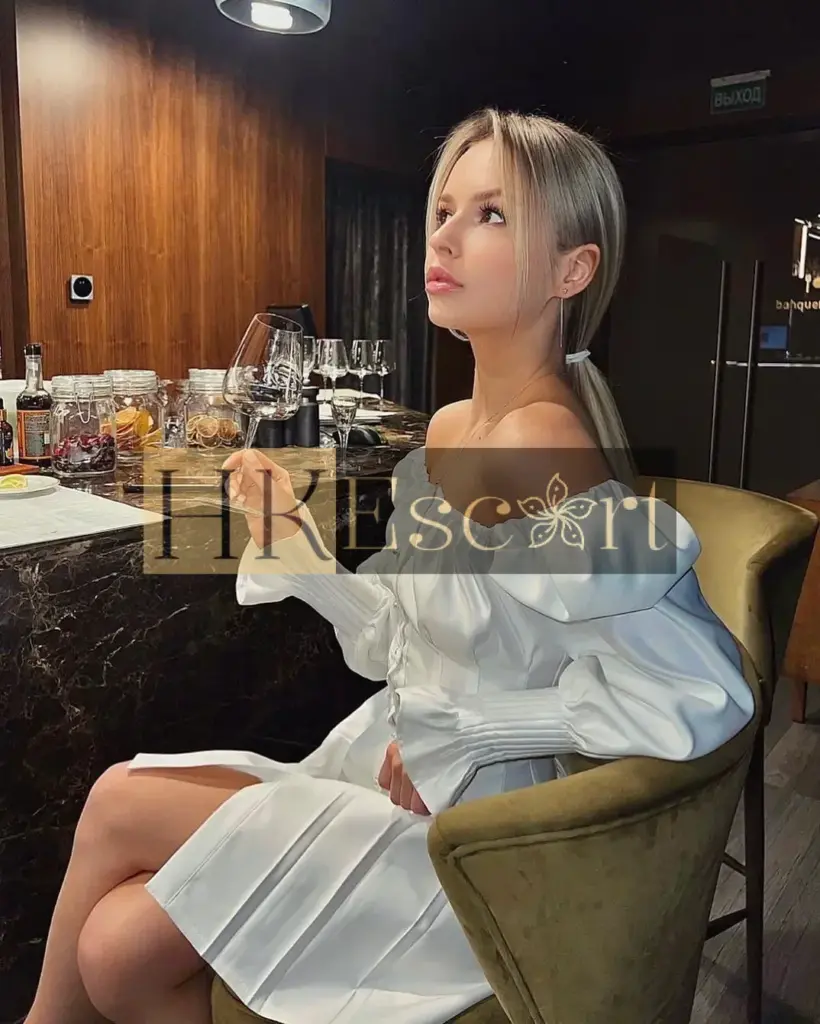 Estelle - Escort Hong Kong, bust 1, height 167 cm, weight 55 kg