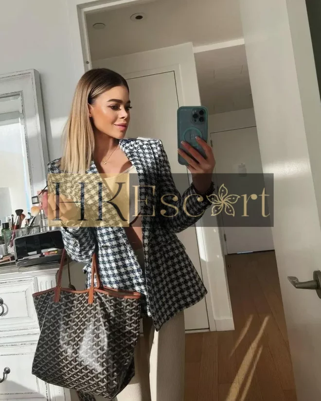 Cara, 19 years old, weight 57 kg, height 173 cm