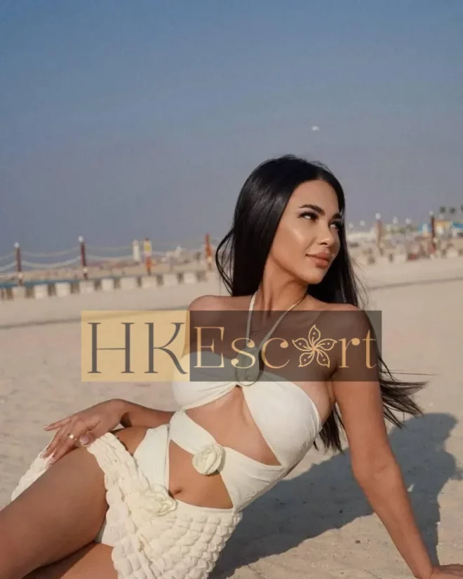 Leila, 30 years old, weight 53 kg, height 167 cm