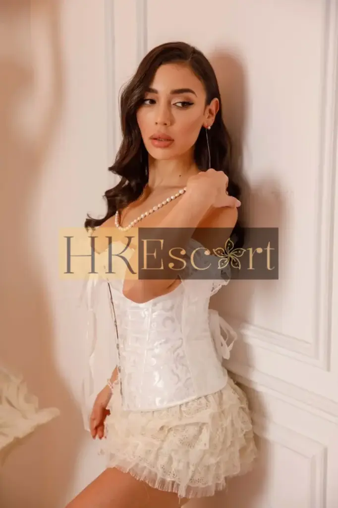 Adriana - Escort Hong Kong, bust 3, height 175 cm, weight 59 kg