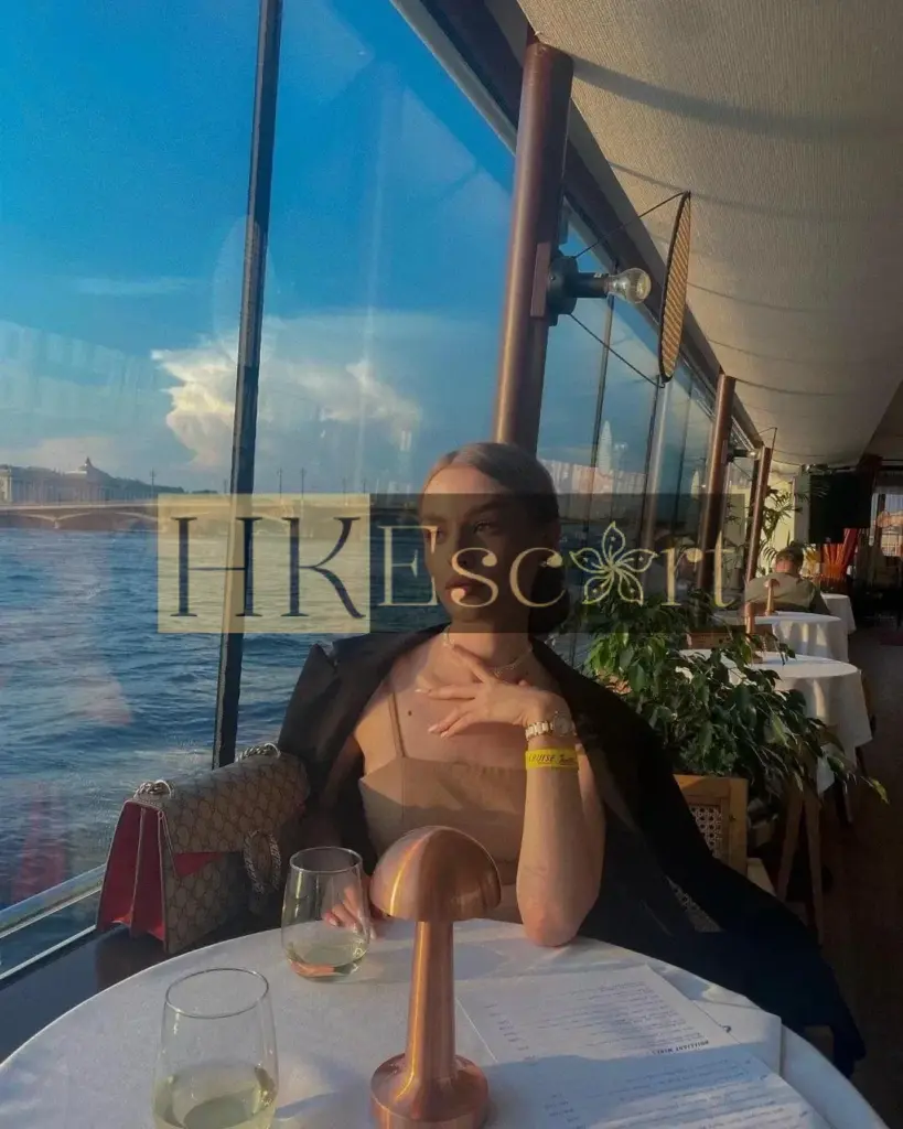 Andrea - Escort Hong Kong, bust 1, height 175 cm, weight 59 kg