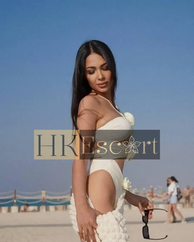 Leila, 30 years old, weight 53 kg, height 167 cm