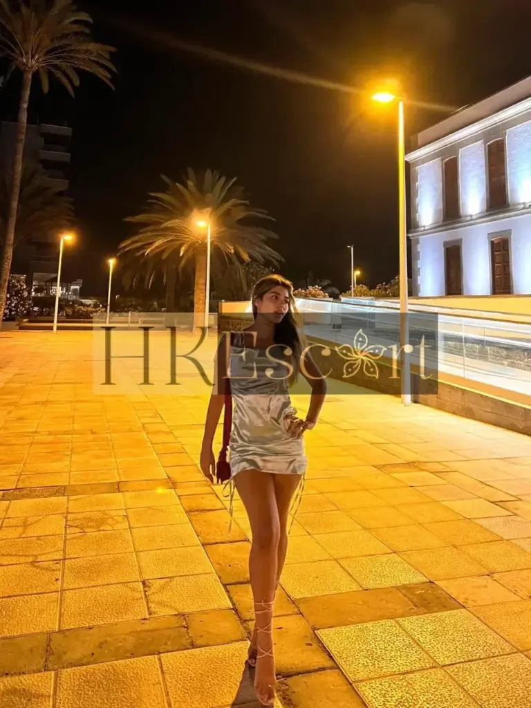 Sophia - Escort Hong Kong, bust 2, height 160 cm, weight 50 kg