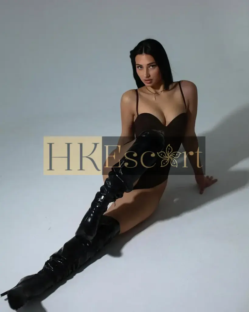 Aria - Escort Hong Kong, bust 2, height 178 cm, weight 60 kg
