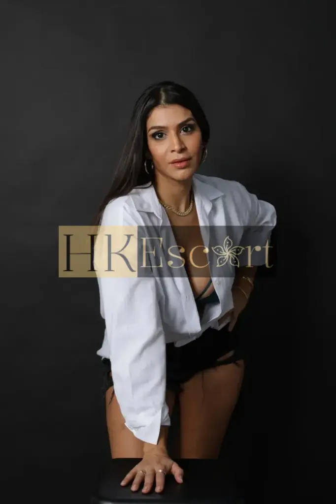 Nayla - Escort Hong Kong, bust 3, height 170 cm, weight 58 kg